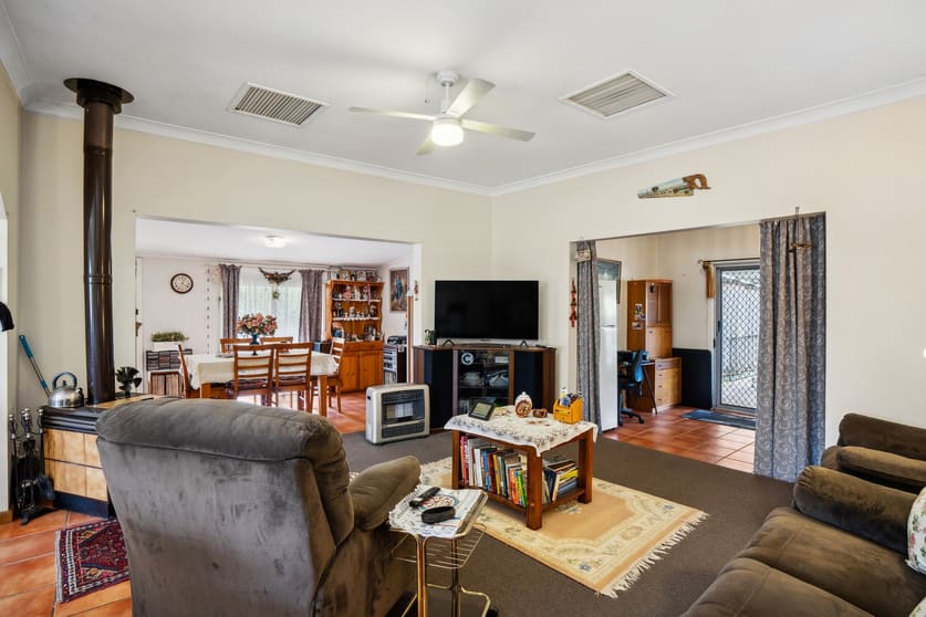 Click to view all images 248 Bygoo Road Ardlethan NSW 2665 - Image 3