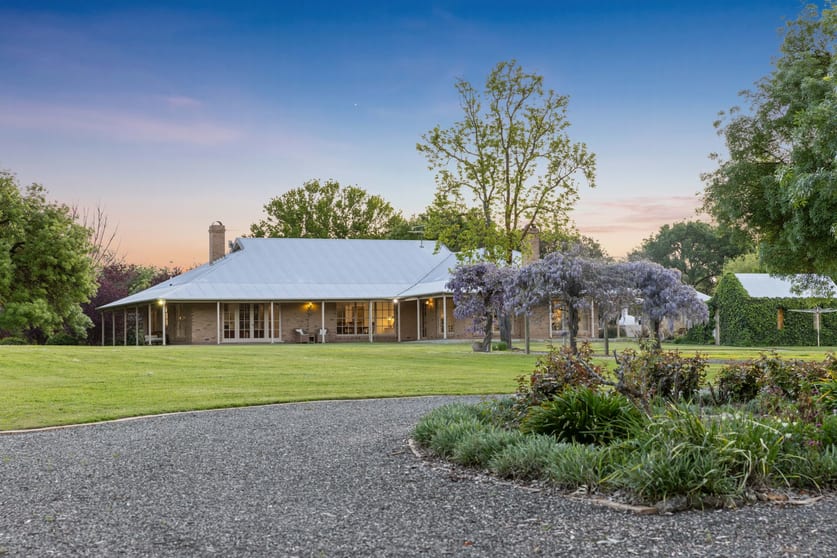 Click to view all images 33 Bonython Road Kersbrook SA 5231 - Image 2