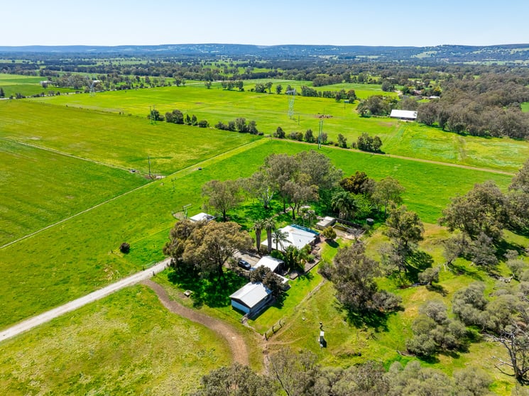 Click to view all images 51 Rapids Road Mardella WA 6125 - Image 3