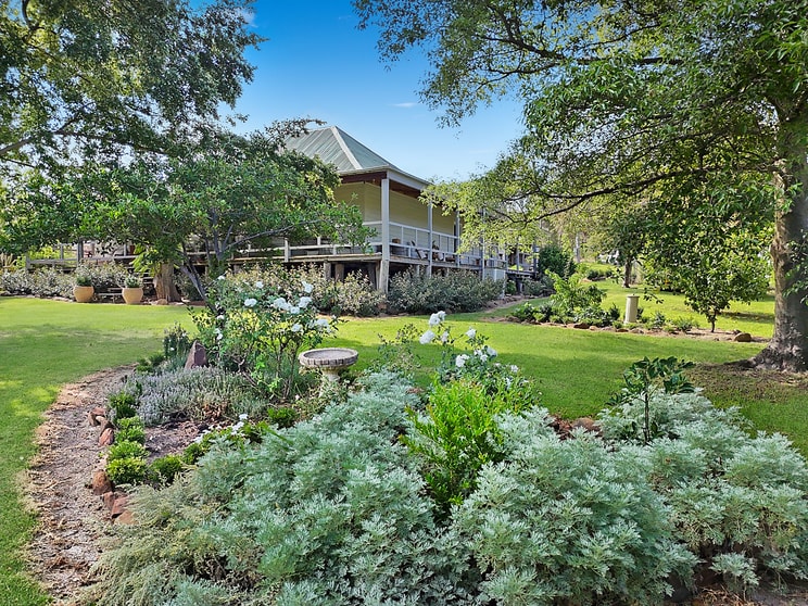 Click to view all images 60 Beechworth Road Mudgee NSW 2850 - Image 2