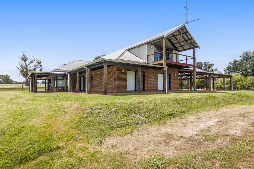 Click to view all images 3009 Bindoon-Dewars Pool Road Bindoon WA 6502 - Image 2