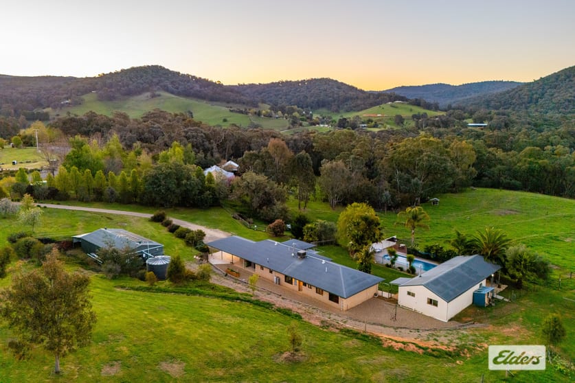 Click to view all images 4 Crystal Creek Lane Yackandandah VIC 3749 - Image 3