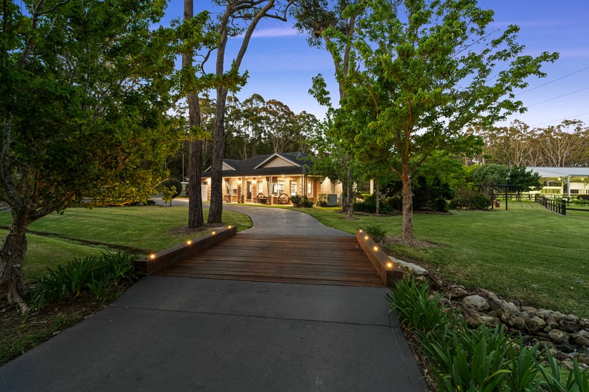 Click to view all images 12 Song Bird Lane Jilliby NSW 2259 - Image 1