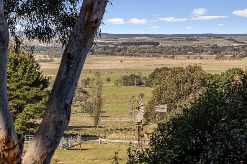 Click to view all images 61 Range Rd Bungendore NSW 2621 - Image 3
