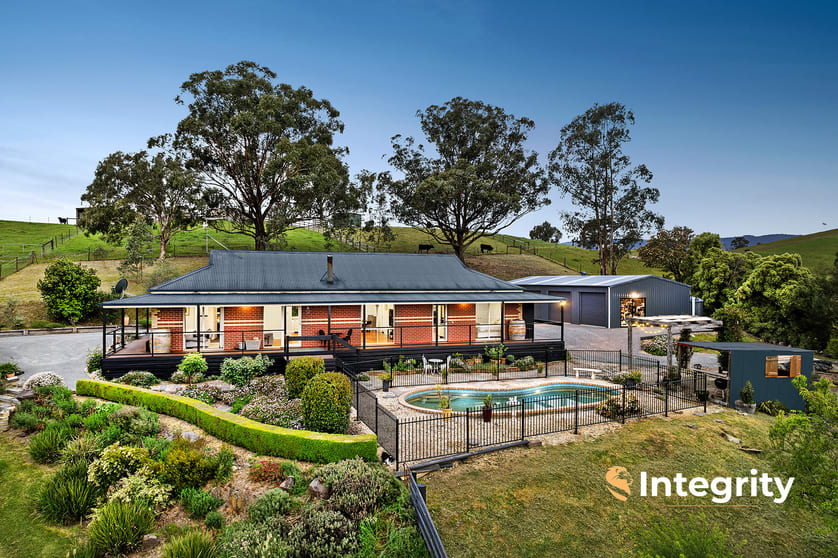 Click to view all images 111 Joyces Road Glenburn VIC 3717 - Image 1