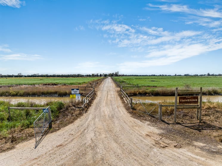 Click to view all images 1070 & 1072 White Road Girgarre VIC 3624 - Image 1
