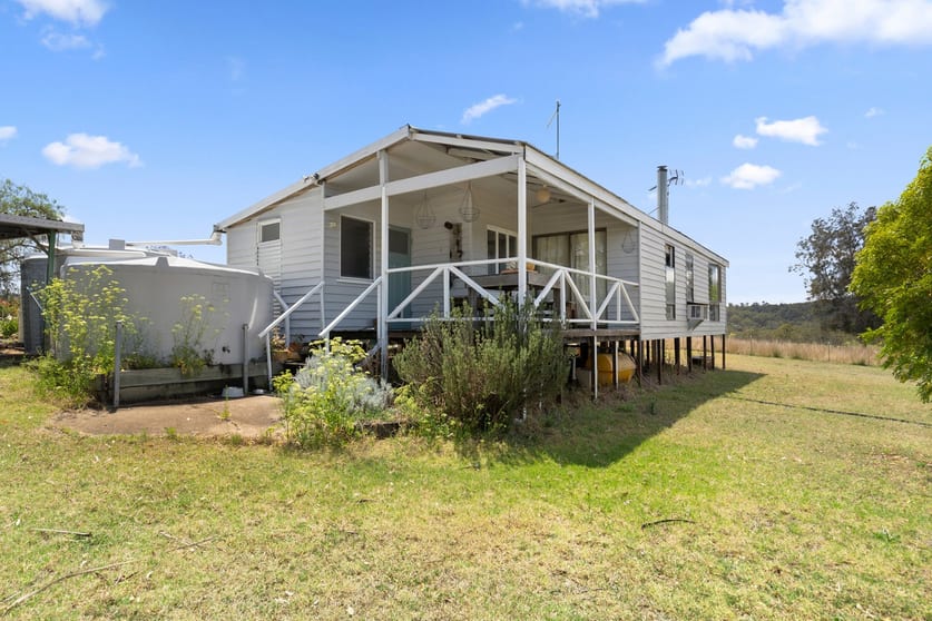 Click to view all images 26 Macginley Road West Haldon QLD 4359 - Image 3