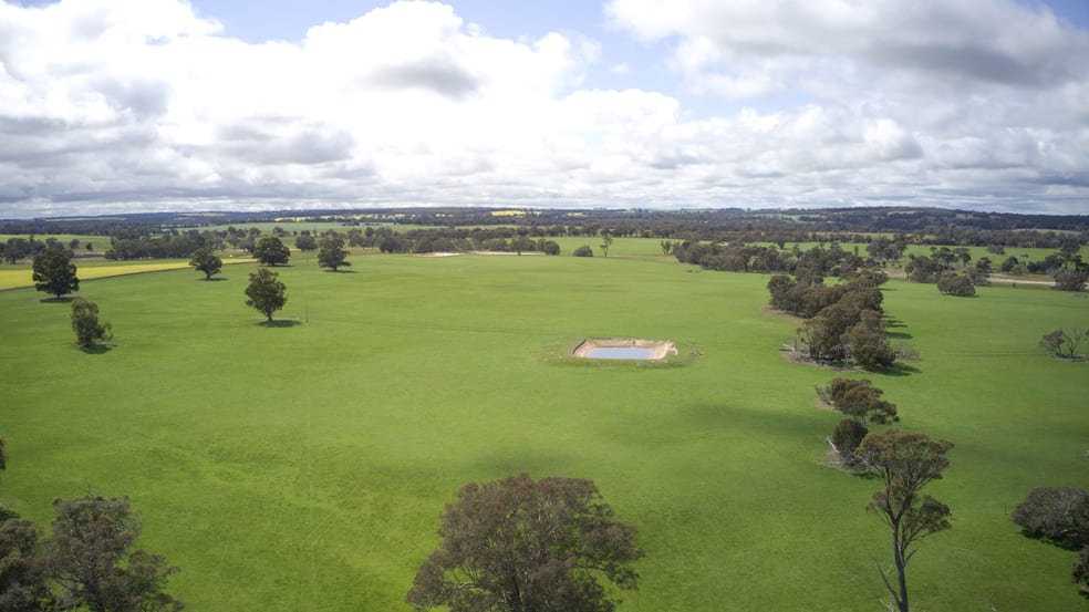 Click to view all images 330 Furniss Loop Mobrup WA 6395 - Image 1