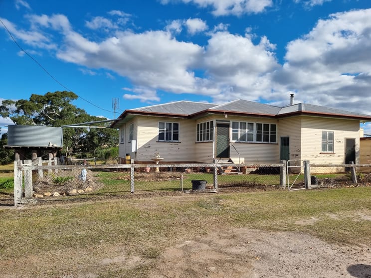 Click to view all images 38 Kawl Kawl Road Keysland QLD 4612 - Image 3