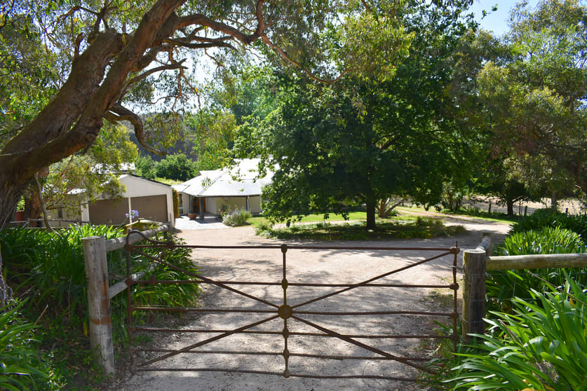 Click to view all images 16 Bingfield Lane Meadows SA 5201 - Image 2