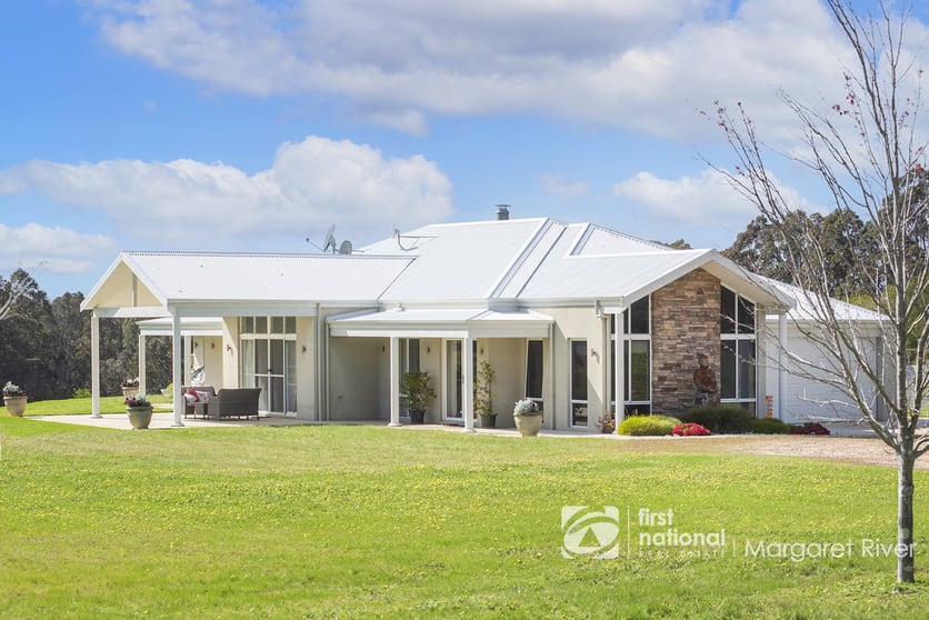 Click to view all images 33 Darnell Road Rosa Brook WA 6285 - Image 2