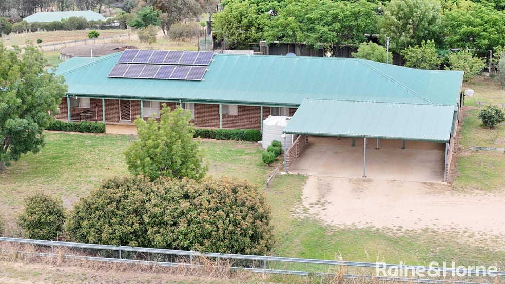Click to view all images 150 Donges Road Young NSW 2594 - Image 1