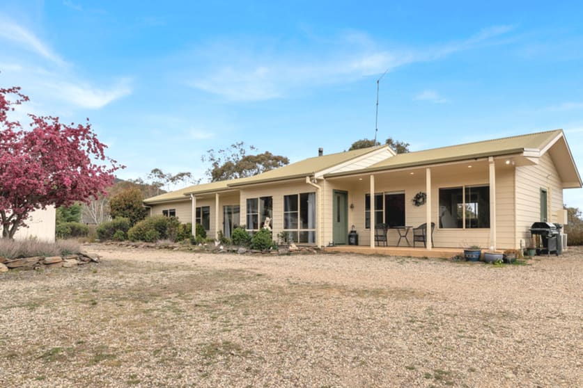 Click to view all images 327 Warrens Corner Road Numeralla NSW 2630 - Image 2