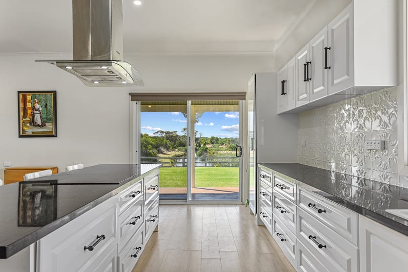 Click to view all images 34 Iluka Road Beachport SA 5280 - Image 1
