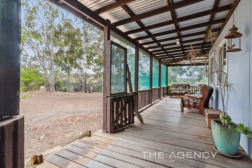 Click to view all images 2465 Bailup Road Wooroloo WA 6558 - Image 3