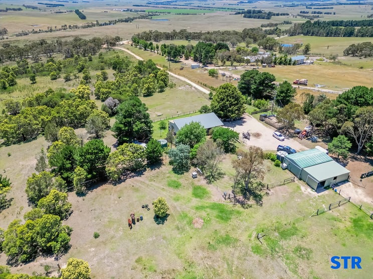 Click to view all images 205 Covan Creek Road Lake Bathurst NSW 2580 - Image 2