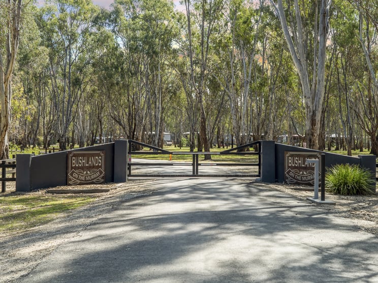 Click to view all images Tocumwal NSW 2714 - Image 1