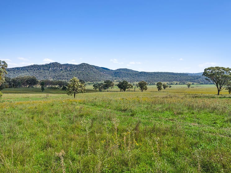 Click to view all images 5386 Wollar Road Mudgee NSW 2850 - Image 2