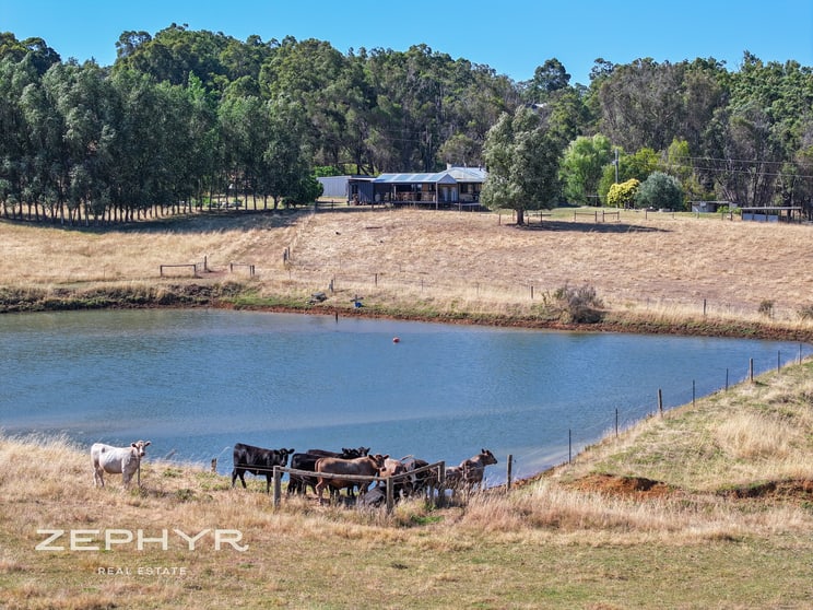 Click to view all images 238 Wade Road Brookhampton WA 6239 - Image 2
