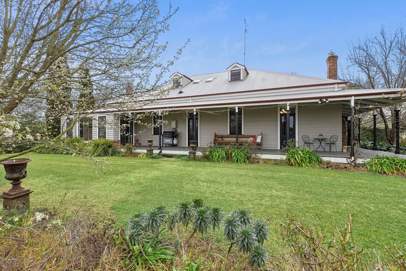 Click to view all images 60 Cross Street Batesford VIC 3213 - Image 3