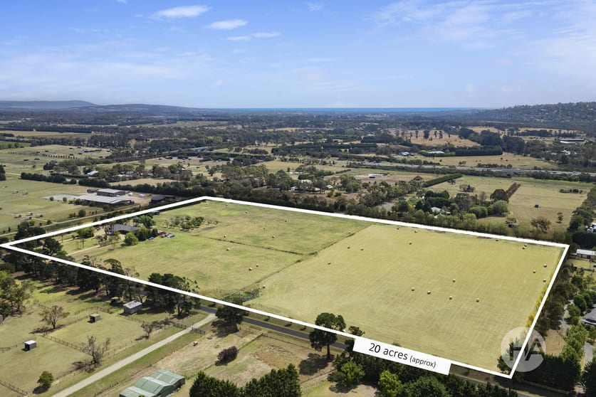 Click to view all images 2 Binnak Way Moorooduc VIC 3933 - Image 2
