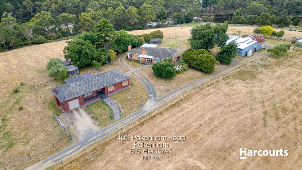 Click to view all images 400 Pakenham Road Pakenham VIC 3810 - Image 2