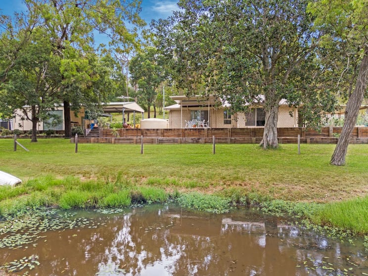 Click to view all images Glen Cairn QLD 4342 - Image 2