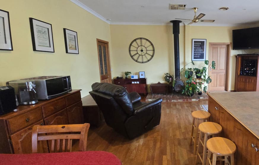 Click to view all images 111 CRAIGS LANE Pearcedale VIC 3912 - Image 3