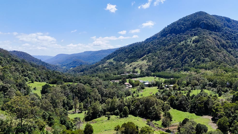 Click to view all images 3552 Nerang Murwillumbah Road Natural Bridge QLD 4211 - Image 1