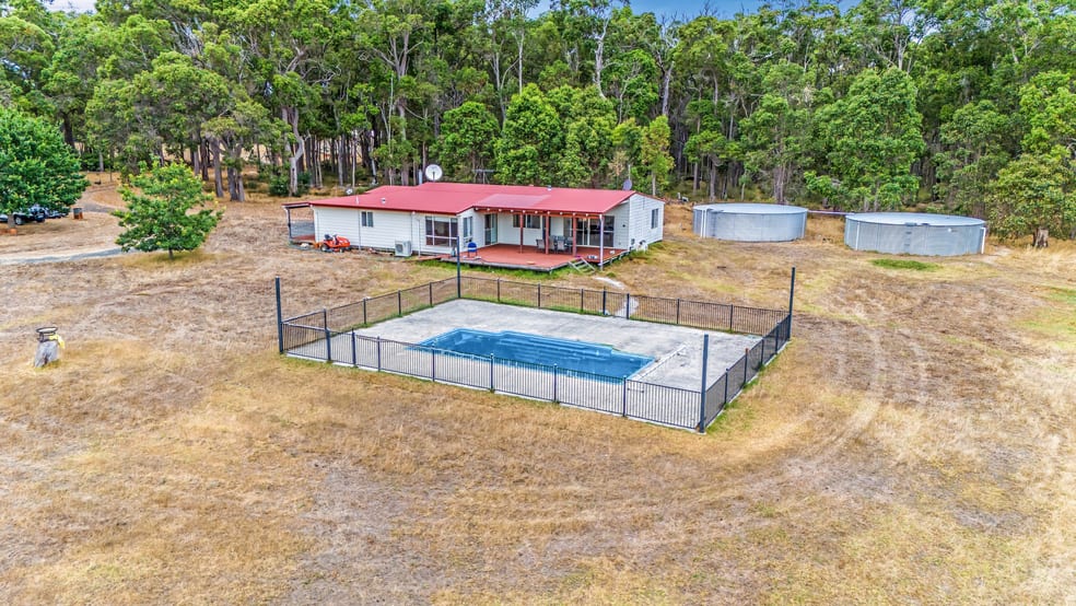 Click to view all images 850 Yelverton Road Wilyabrup WA 6280 - Image 3