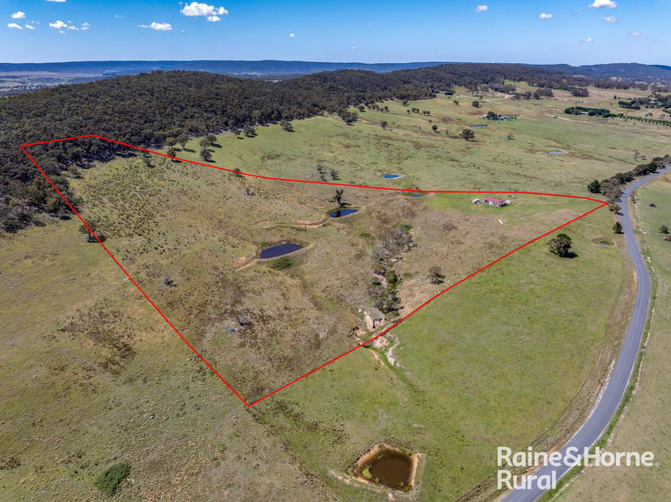Click to view all images 172 Rhyanna Road Middle Arm NSW 2580 - Image 2