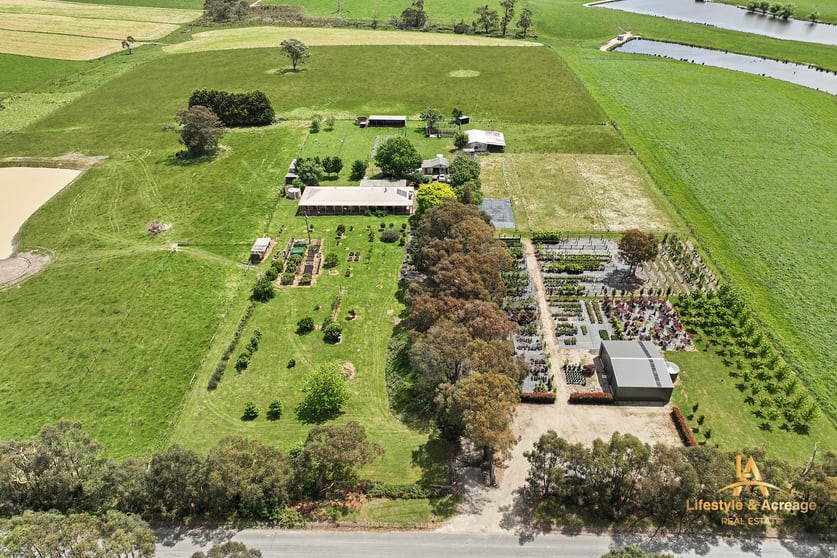 Click to view all images 225 Fisher Road Drouin West VIC 3818 - Image 2