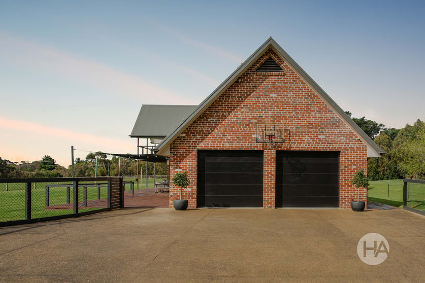Click to view all images 130 Shergolds Lane Dromana VIC 3936 - Image 2