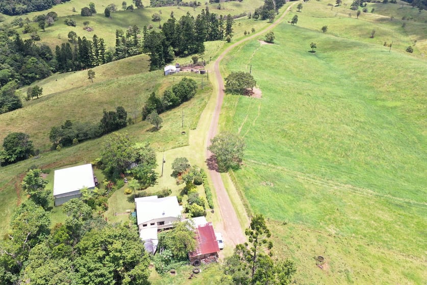 Click to view all images 780 MIDDLEBROOK ROAD Millaa Millaa QLD 4886 - Image 1