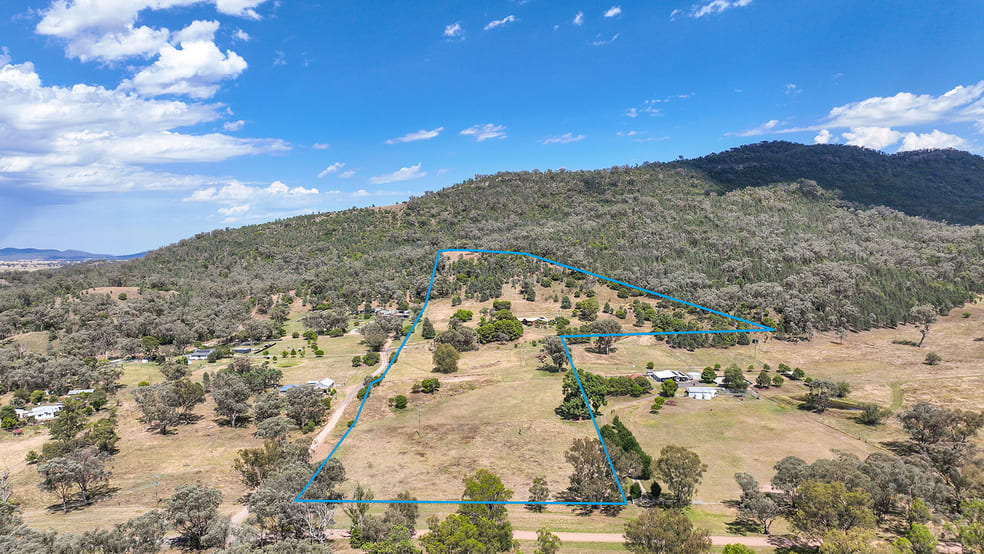 Click to view all images 28 Angwins Lane Tamworth NSW 2340 - Image 1
