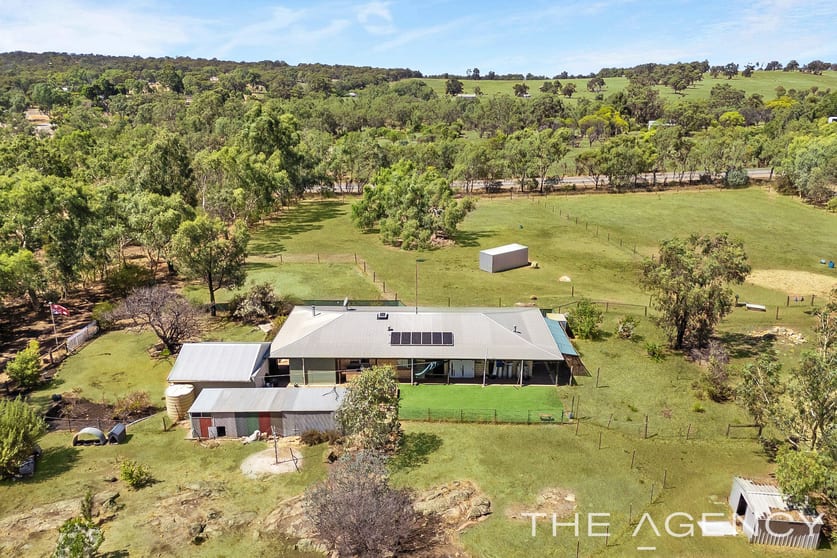 Click to view all images 4943 Great Eastern Highway Bakers Hill WA 6562 - Image 3