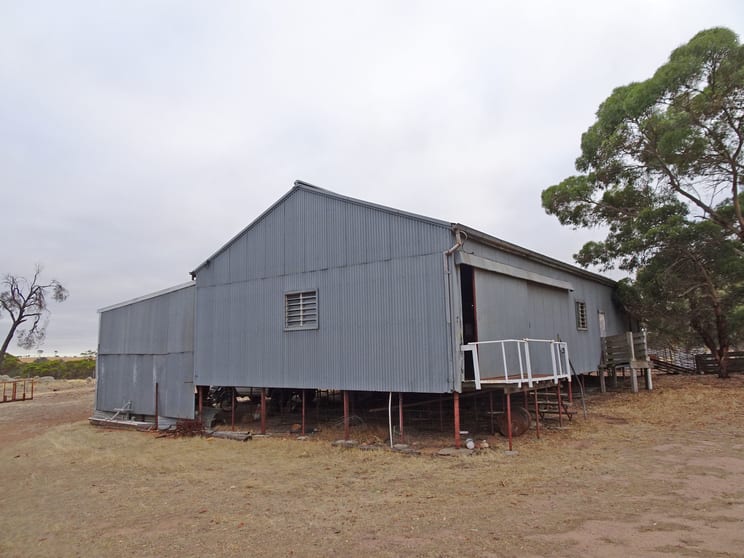 Click to view all images 3733 Williams Kondinin Road Hillside WA 6312 - Image 2