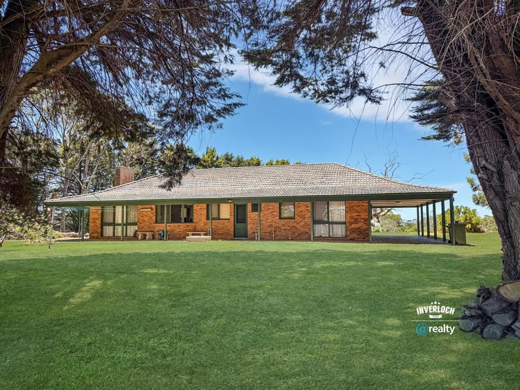 Click to view all images 110 Drowleys Road Inverloch VIC 3996 - Image 2