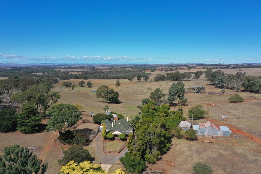 Click to view all images 'Oakton', 3140 Wombat Road Wallendbeen NSW 2588 - Image 2
