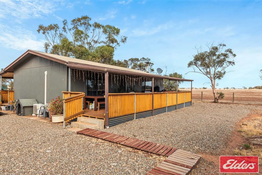 Click to view all images 565 Callahan Road Reeves Plains SA 5502 - Image 3