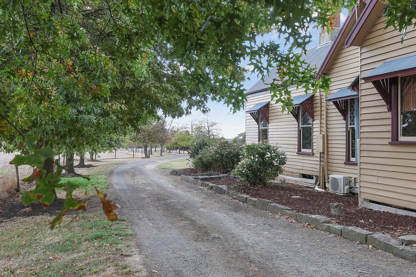 Click to view all images 4661 Princes Highway Camperdown VIC 3260 - Image 3