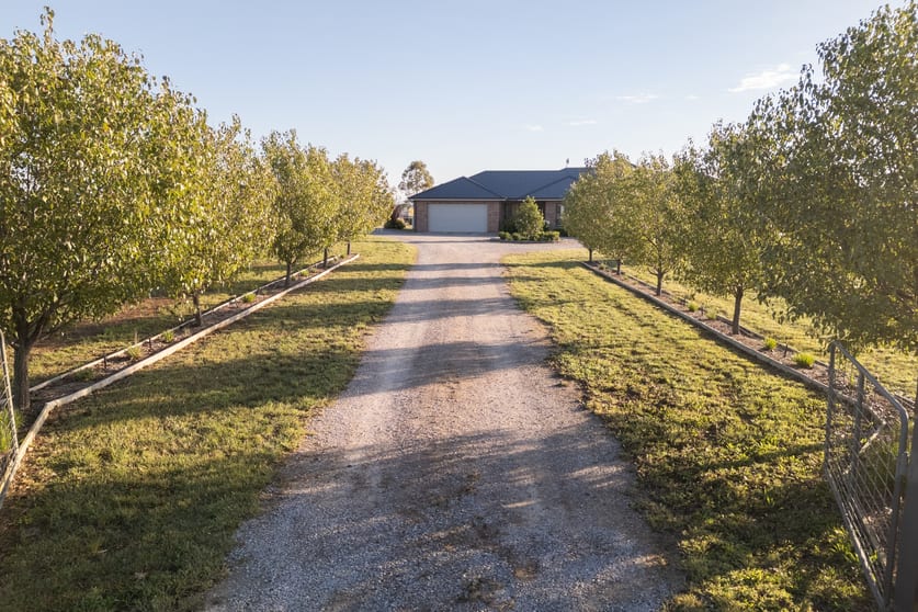 Click to view all images 156 Warral-Bithramere Road Tamworth NSW 2340 - Image 3