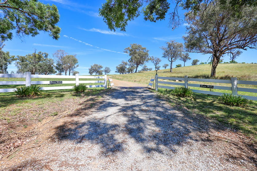 Click to view all images 322 Tongues Lane Tamworth NSW 2340 - Image 2