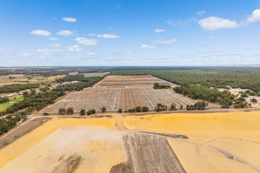 Click to view all images 186 & 229 Runnymede Road Binningup WA 6233 - Image 1