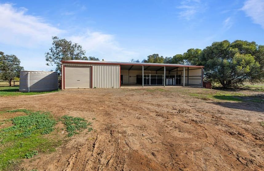 Click to view all images 330 Hart Road Lower Light SA 5501 - Image 3