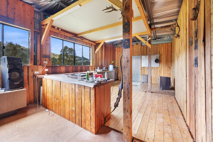 Click to view all images 4192 Halls Creek Road Manilla NSW 2346 - Image 2