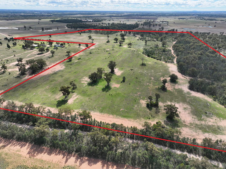 Click to view all images 293 Highfield Lane Narrabri NSW 2390 - Image 2