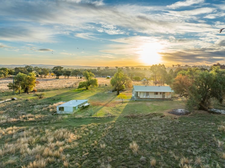 Click to view all images 28 Wicks Street Moorbel NSW 2804 - Image 2