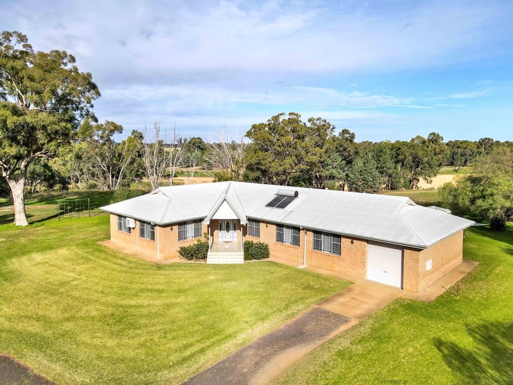 Click to view all images 846 Castlereagh Highway Gilgandra NSW 2827 - Image 2