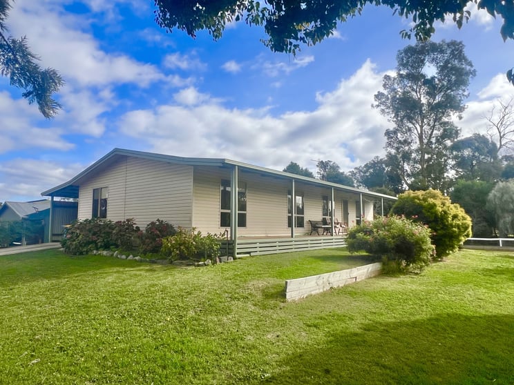 Click to view all images 6235 Benalla-Tocumwal Rd Yarroweyah VIC 3644 - Image 2